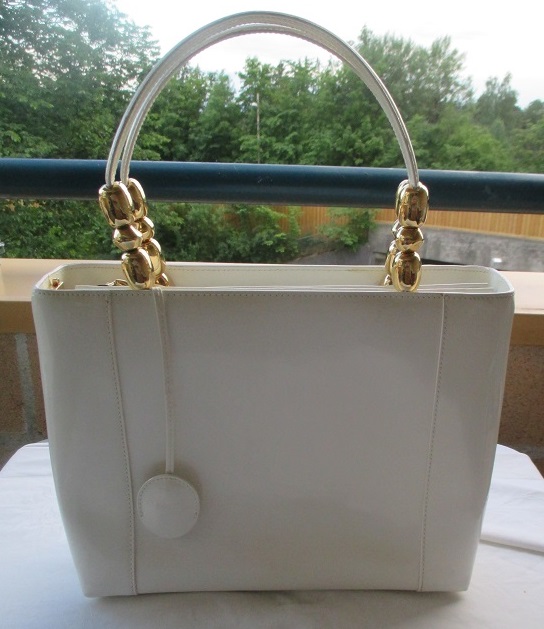 xxM1156M Authentic Christian Dior Maris Pearl Hand Bag Off-White Patent Vintage x